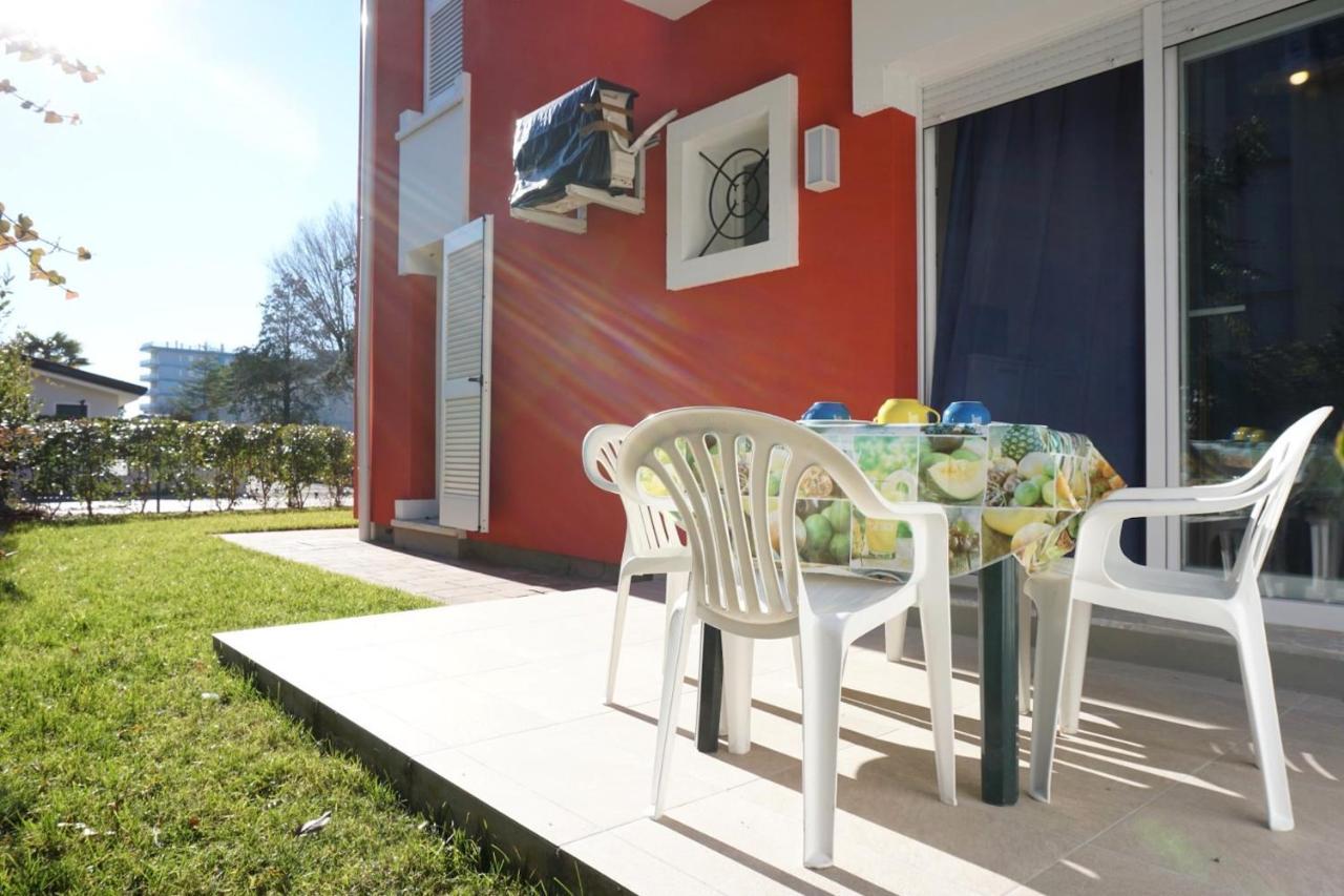Relax By The Garden - Flat For Up To 6 Guests Apartment Porto Santa Margherita di Caorle Exterior photo